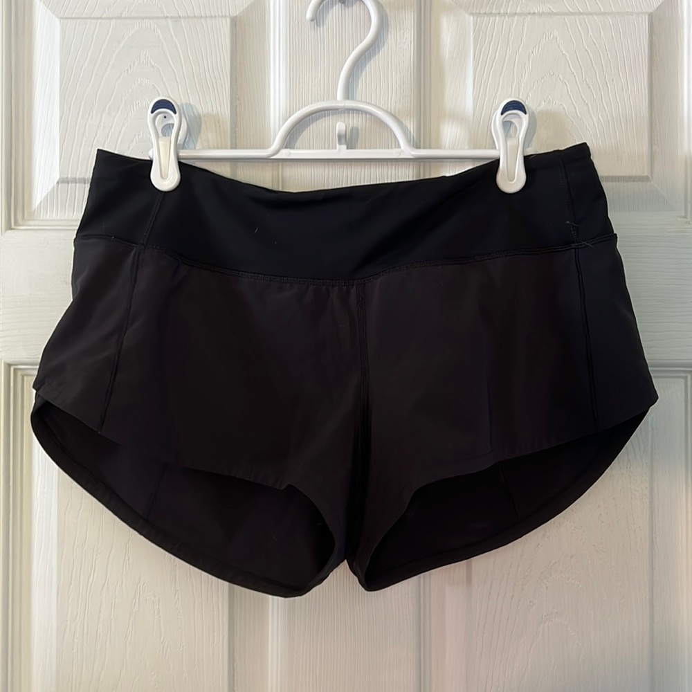 Lululemon • Women’s Shorts • Like New • Size 6 • Black